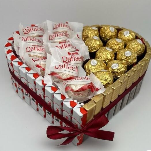 Сердце из конфет для  Сладкой