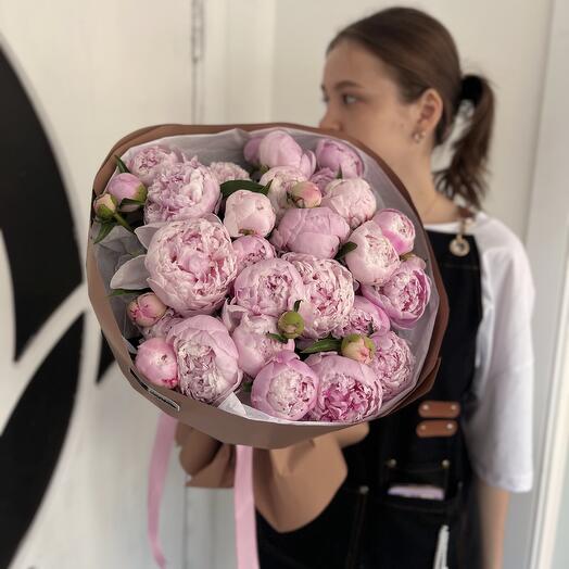 Букет с пионов