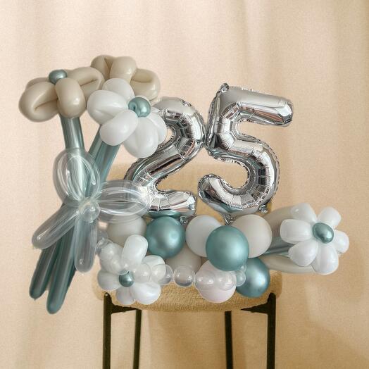 Композиция с цифрами с мини букетом ( цифры на выбор)