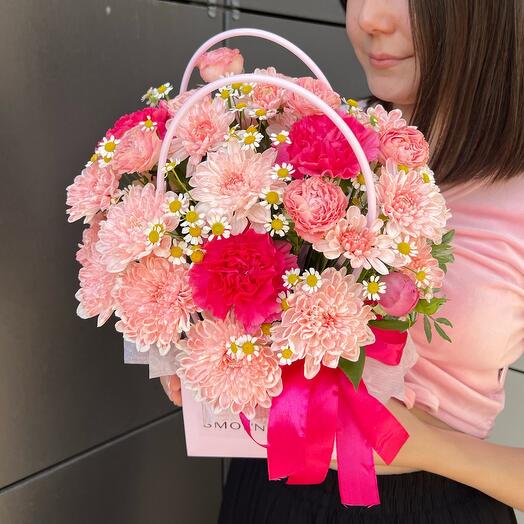 Милая, яркая композиция со стойкими хризантемами и диантусами 🌸