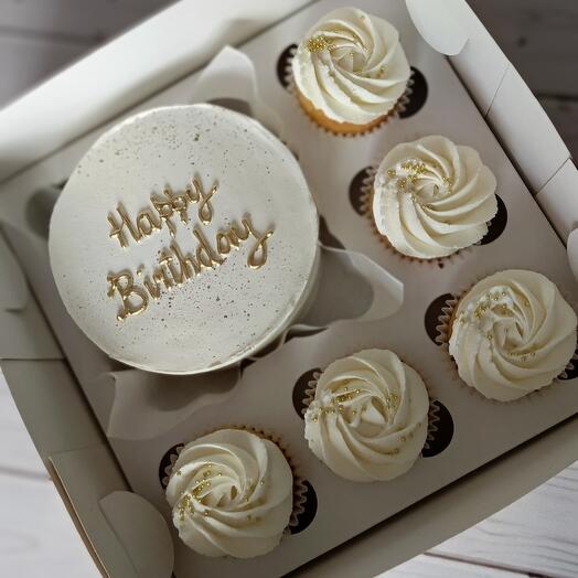 Pastel de Bento y cupcakes