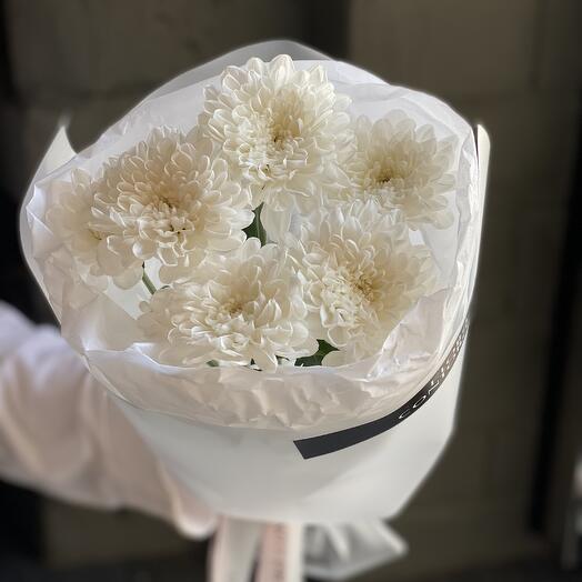 Букет белой кустовой хризантемы