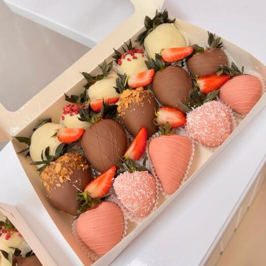 Клубника в шоколаде «Berry Kiss Love»