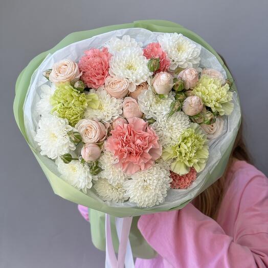 Букет Flower garden кустовые розы , диантусы