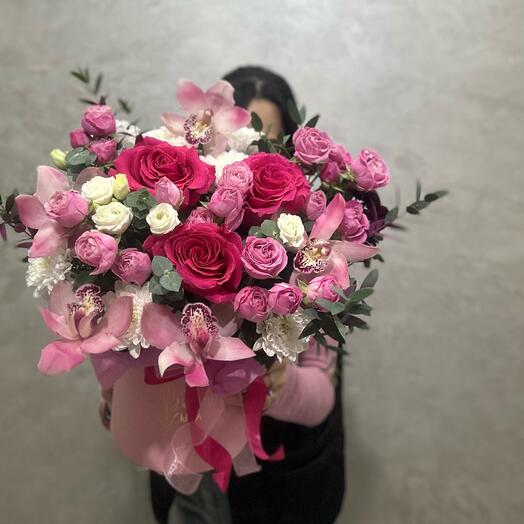 Caja grande con orquídeas y rosas peonías 💕
