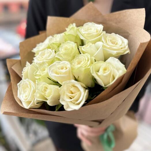 Букет из 19 белых роз