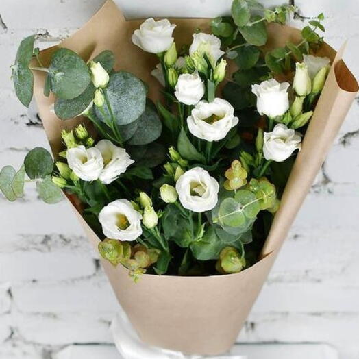 Bouquet of 5 white eustoma with eucalyptus