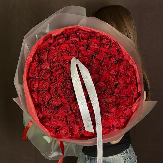 101 роза красная импорт 50см для мамы