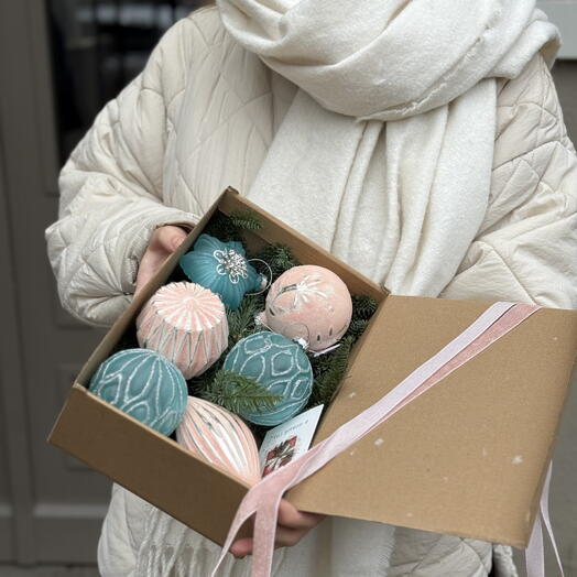 Подарочный набор новогодних шаров  «Алиса»