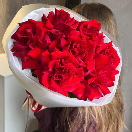 Моно из 7 ярких французских роз для мамы