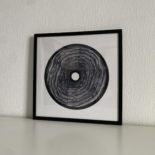 Affliction A1 Абстракция серым маркером в образе виниловой пластинки