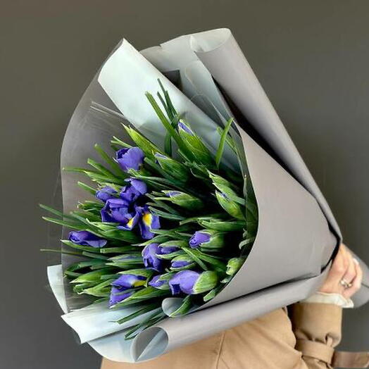 Букет из 25 ирисов
