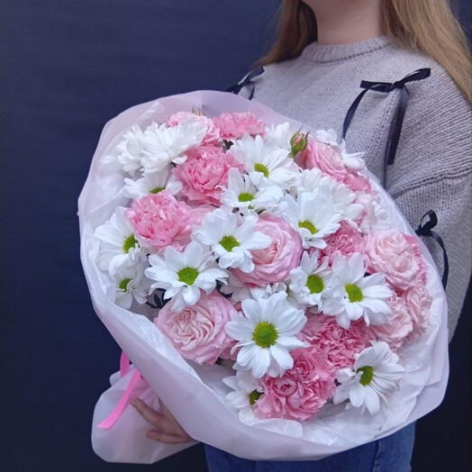Авторский букет из кустовой розы и хризантемы, диантуса ( гвоздика)