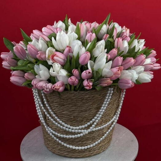 Корзина с тюльпанами 🌷🌷🌷
