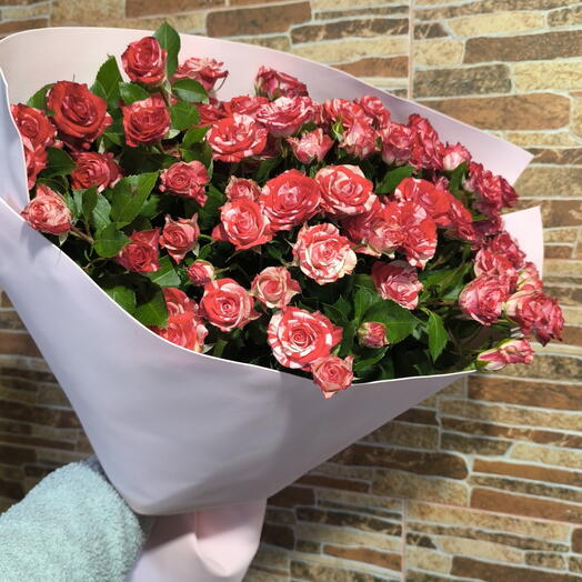 Букет из 15 кустовых роз