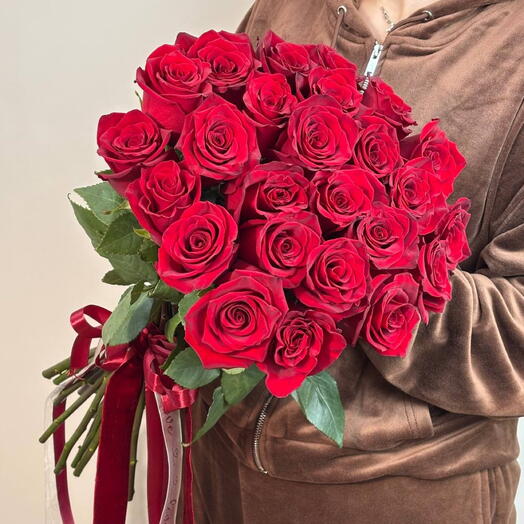 Букет без повода из 25 красных пышных роз Эквадор 🌹