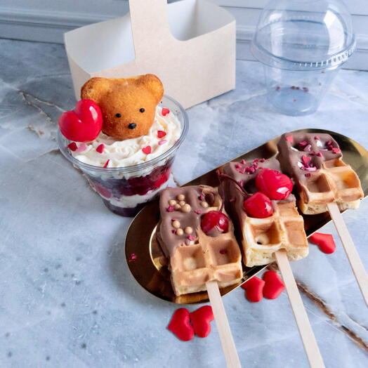 Торт в стакане и вафли в шоколаде для любимой | любимого | девушки | девочки | жены | 14 февраля | любовь