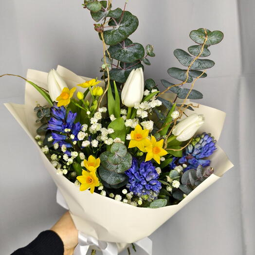 Букет весенних цветов 💐