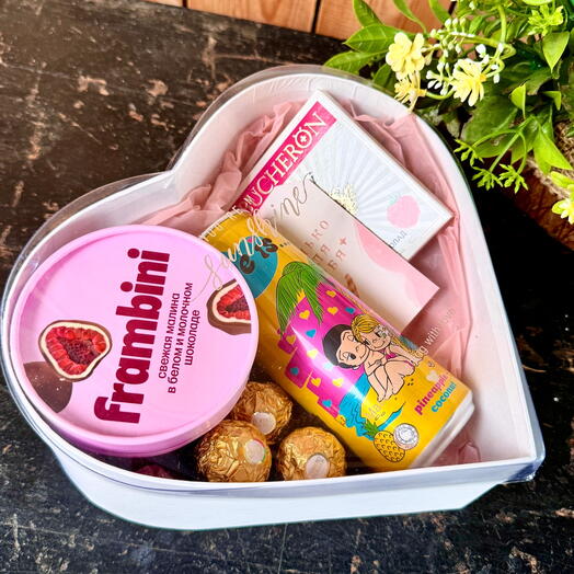Подарочный набор для любимой девушки со свежей малиной в шоколаде Frambini