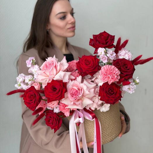 Композиция в джутовом кашпо