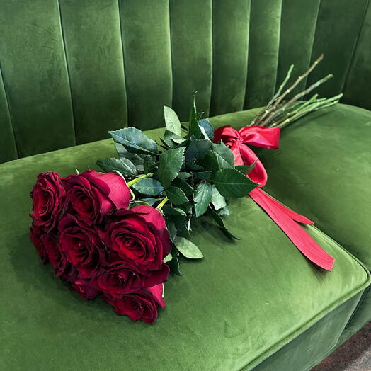 11 высоких роз 100см