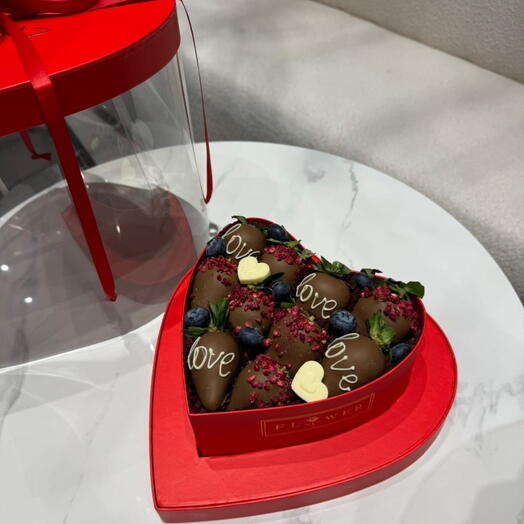 Universal set of chocolate-covered strawberries with blueberries