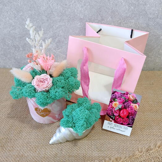 Кашпо с розами