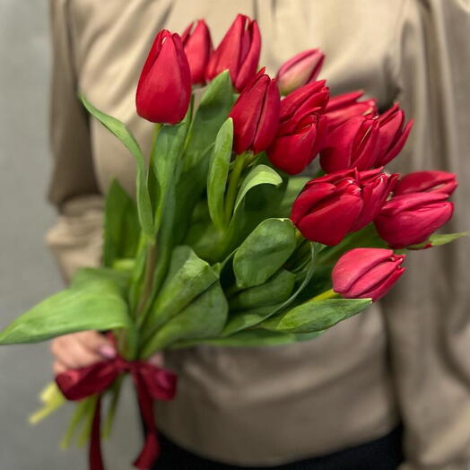 Букет тюльпанов красных