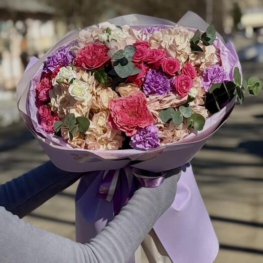 Букет сборный из гортензий от Violet Flowers