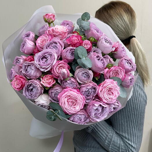 Дуэт из кустовых пионовидных роз 💜