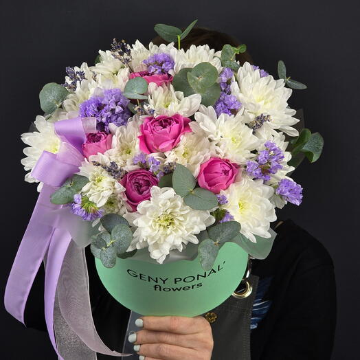 Композиция "Cotton lavander 💜" с кустовыми пионовидными розами
