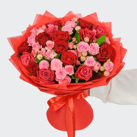 Букет из кустовой и одноголовой розы💖