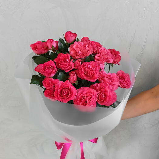 Букет с кустовой розой Bella Linda Cerise