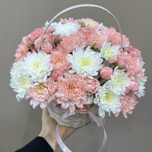 Корзинка с кустовой розочкой 🌸