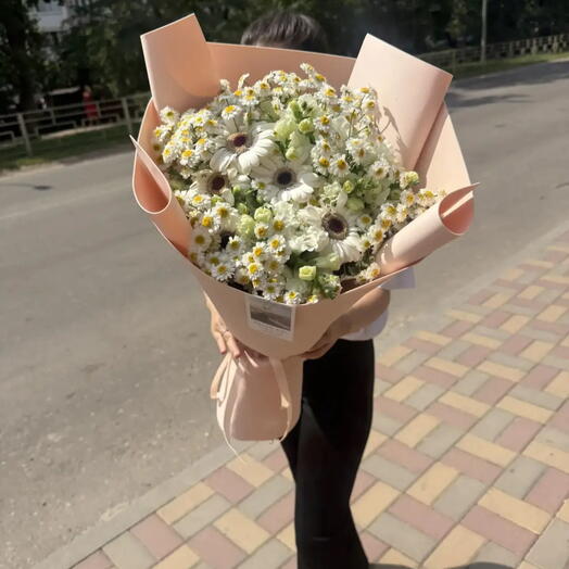 Букет из Гербер, ромашек и львиного зева