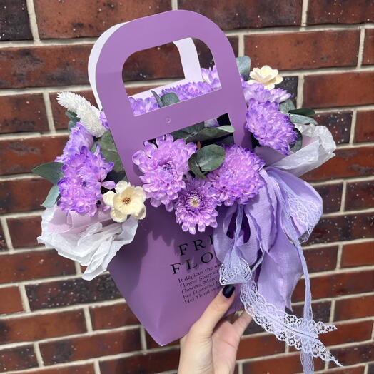 Сумочка фиолетовая из стойкой хризантемы с эвкалиптом💜🪻