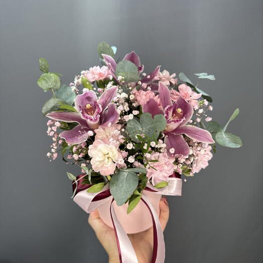 Цветочная композиция с орхидеями и кустовыми гвоздиками 🎀