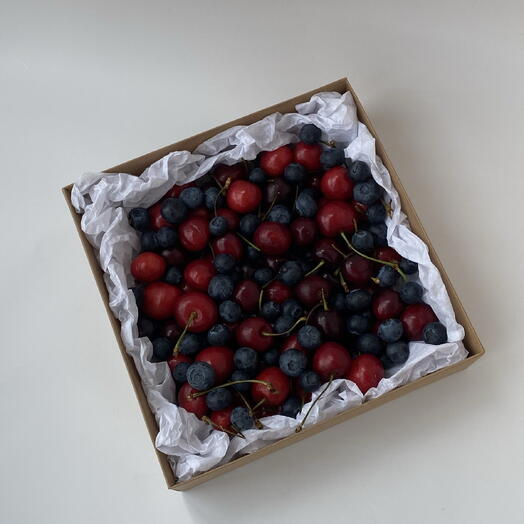«Дары солнца» 🍒 🫐 Черешня, голубика 
Вкусный подарок | Бокс с ягодами