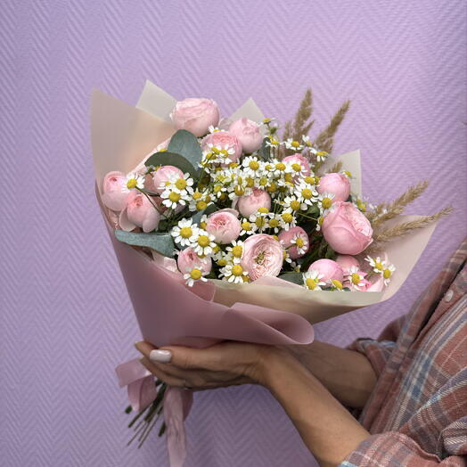 Букет летний из пионовидных роз и кустовых ромашек для девушки 🤩♥️. Полевой букет 💐
