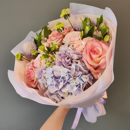 Букет с гортензией в сиреневом оформлении🌸