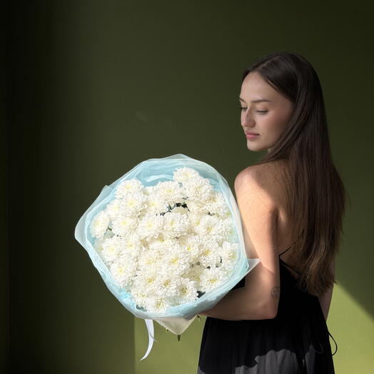 Букет из 9 кустовых белых хризантем