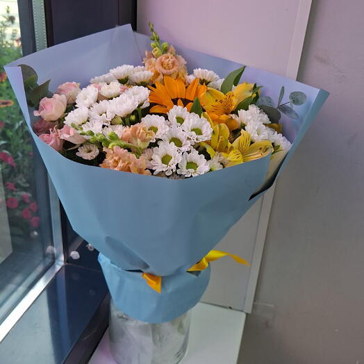 Летнее настроение💐Букет из сантини, подсолнух,антира,кустовой розы,альстромерии и эвкалипта