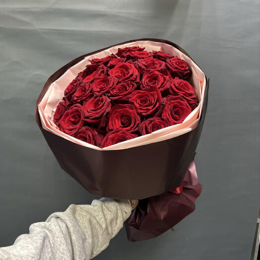 25 красных роз