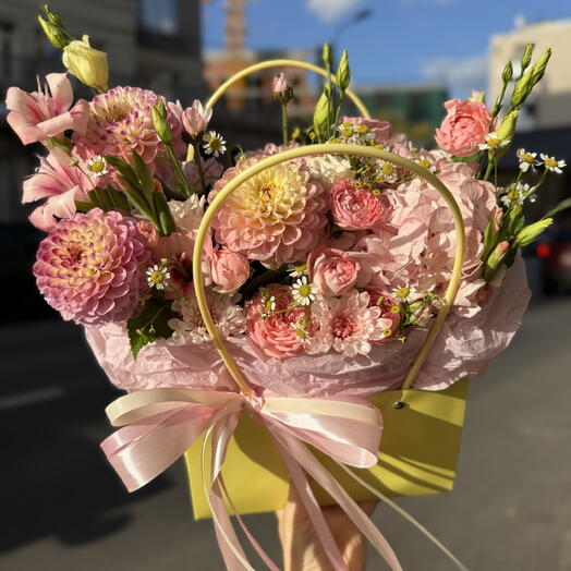 Сумочка с георгинами, гортензией, гладиолусом и кустовой розой 🌸