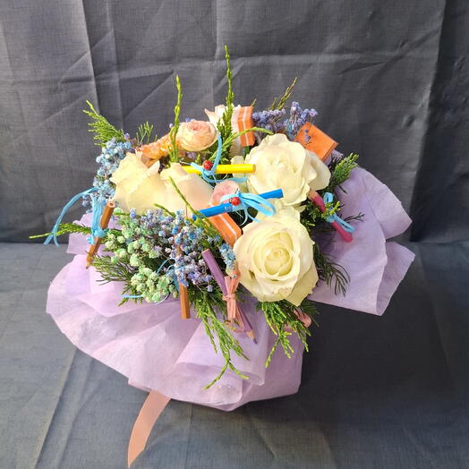 Сиреневый тортик с белыми розами 💐