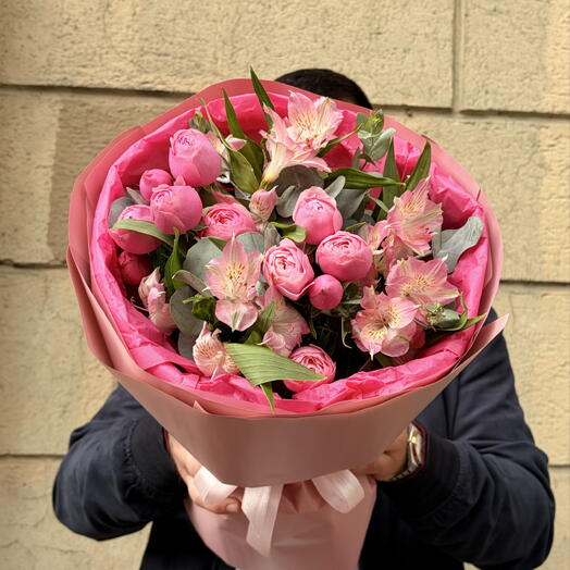 Букет 🌺«Как в старом кино»🍂 из пион роз с альстромерией