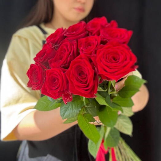 Bouquet of 11 red roses Red Naomi