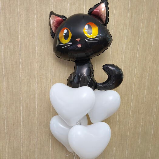 Кошка чёрная с белыми сердечками
