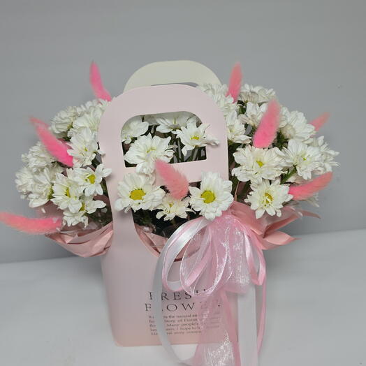 Милая хризантема в нежной сумочке 🌸
