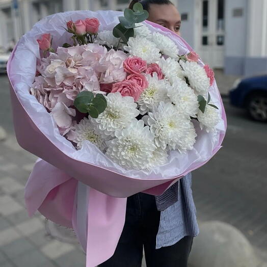 Букет с гортензией